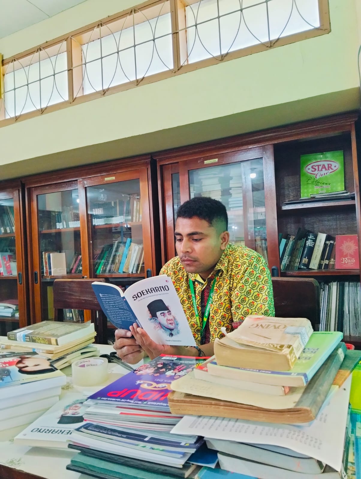 Mauritsius Moat Pitang, S. Fil.